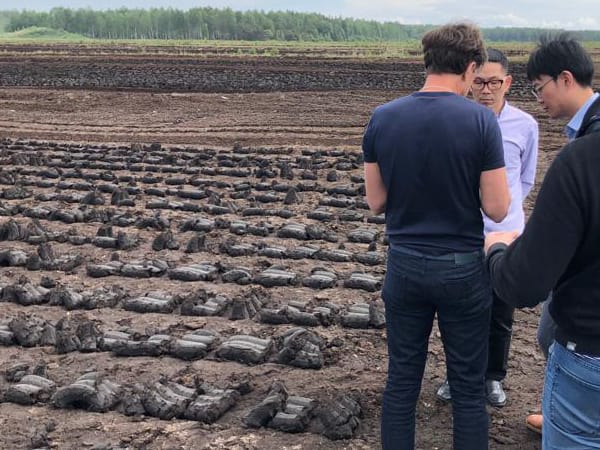 Andy-and-Lei.-Peat-bog-Latvia